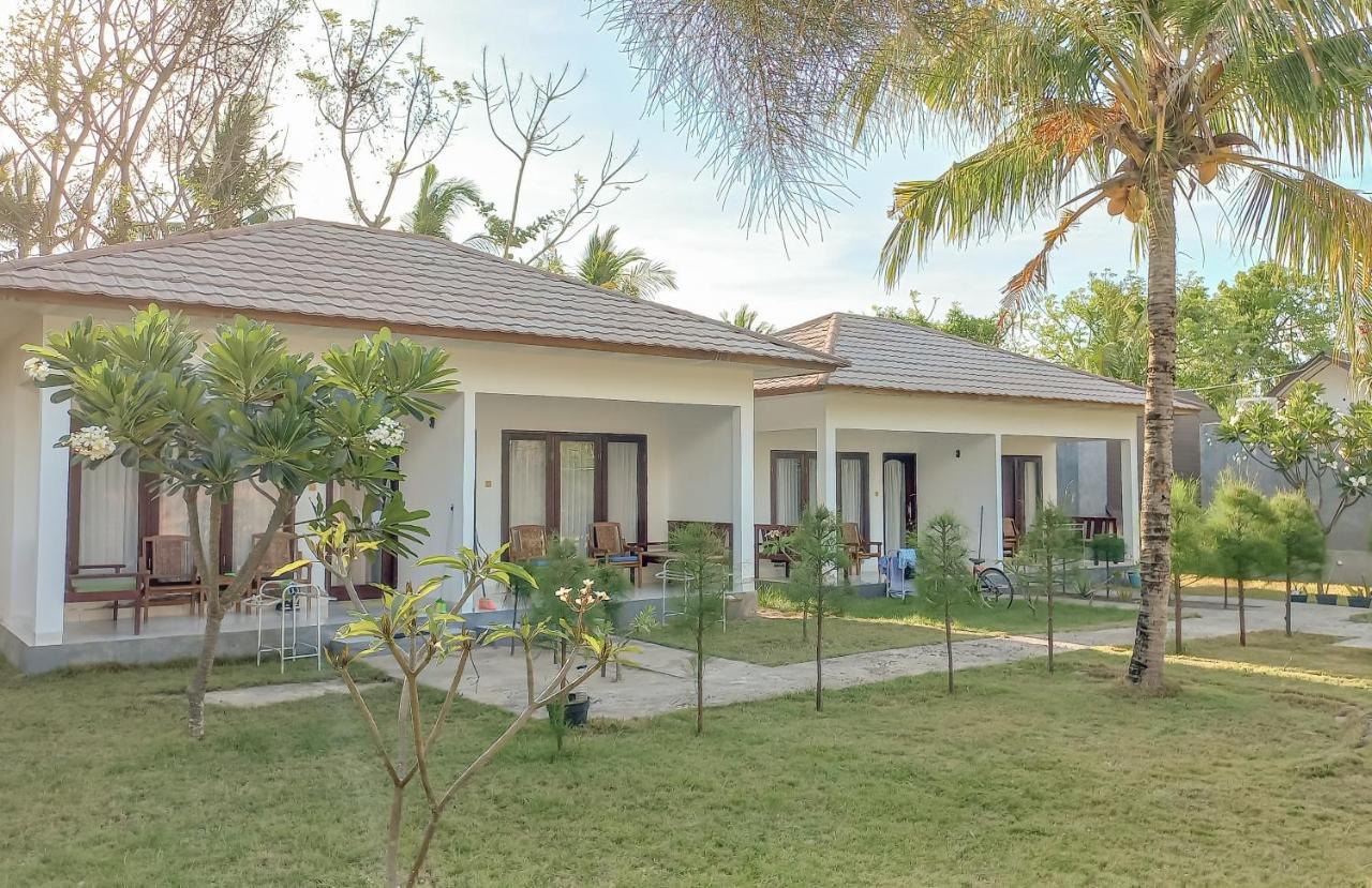 Nusa Indah Bungalows Gili Air Exterior photo