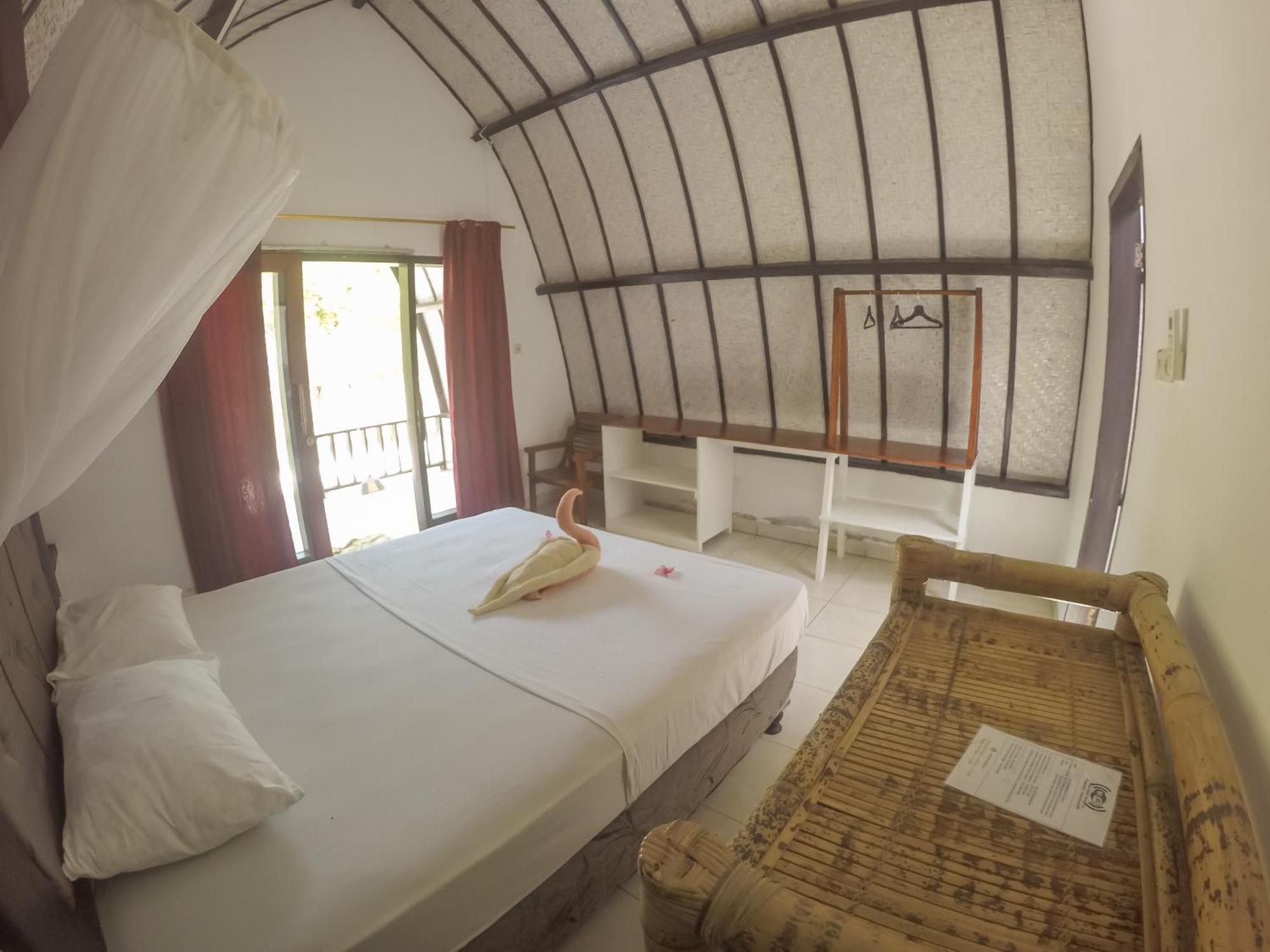Nusa Indah Bungalows Gili Air Room photo
